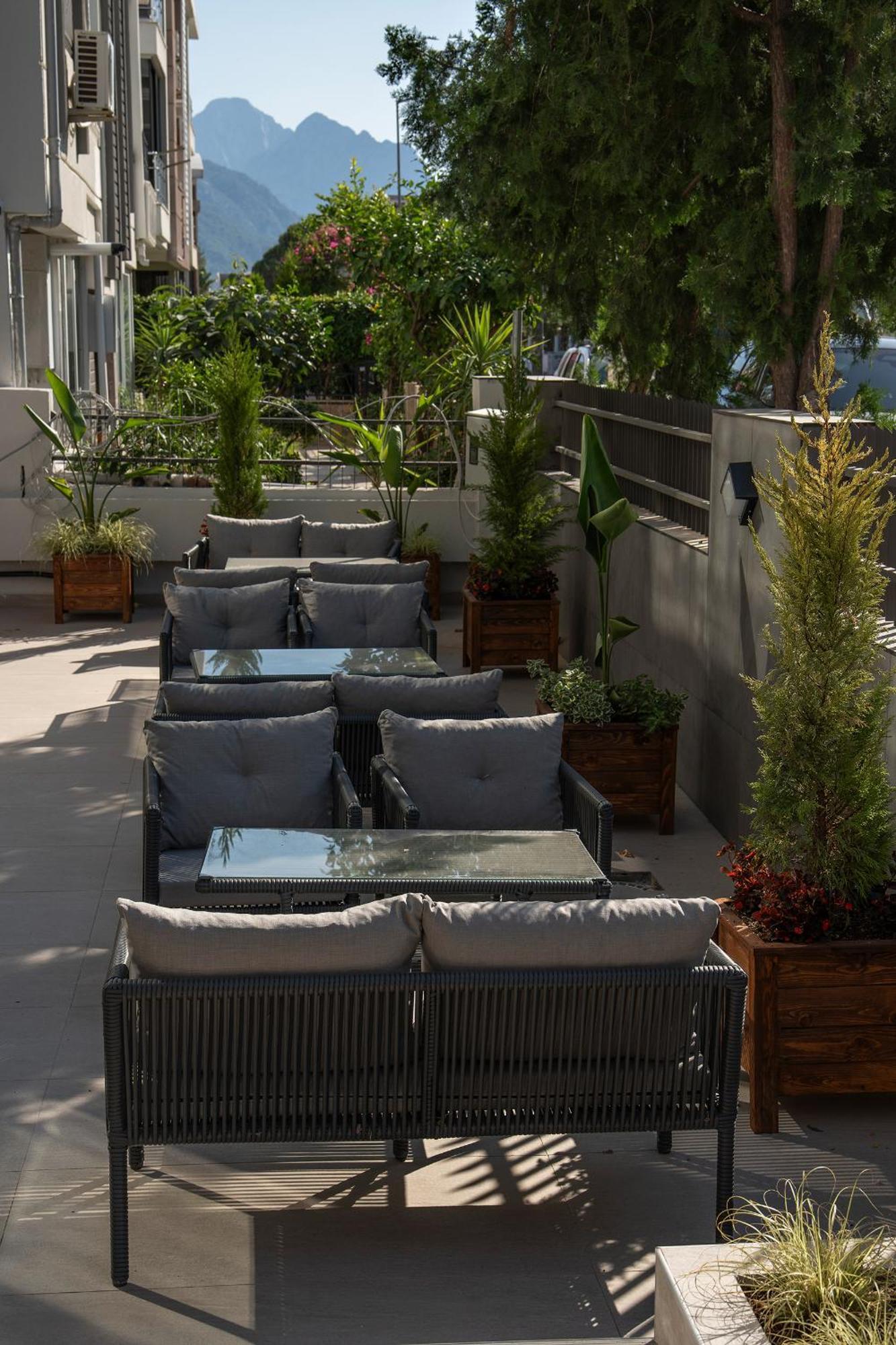 Doqu Suites Hotel Antalya Exterior photo